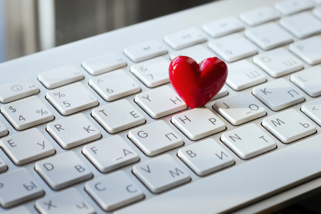 You’ve Got Love: 10 Online Dating Tips to Help You Find Your Soulmate