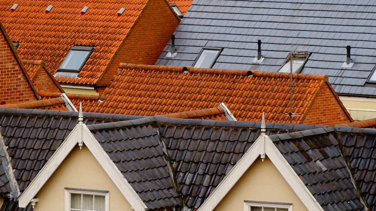 10 Signs It’s Time to Get a New Chesapeake Roof