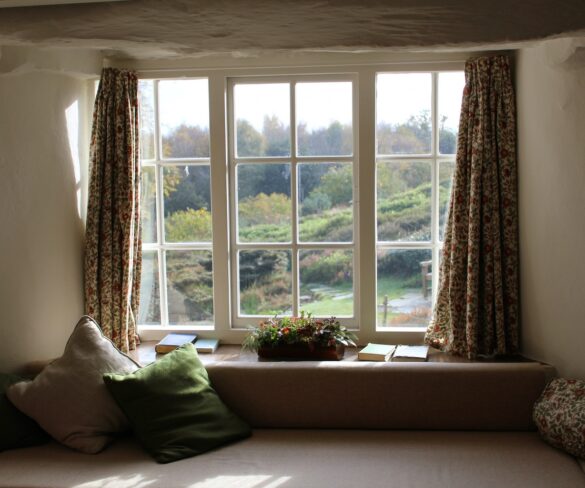 9 Common Signs You Need to Get New Windows for Your Home