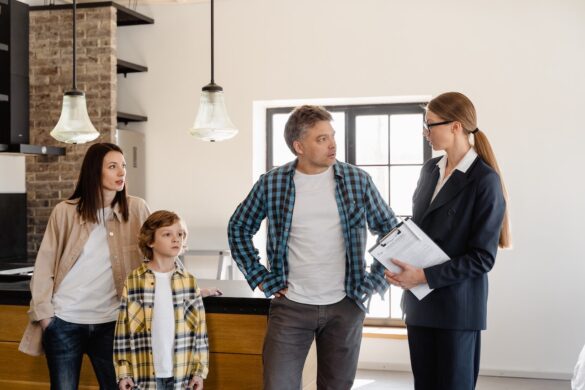 Real Estate And Real Advice: 5 Key Benefits of Using a Realtor to Sell Your Home