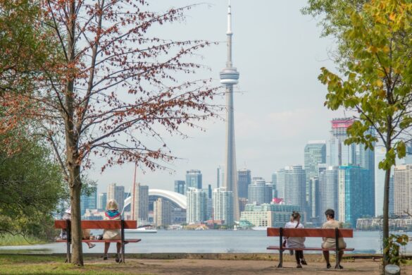 8 Profitable Reasons To Invest in Toronto Real Estate