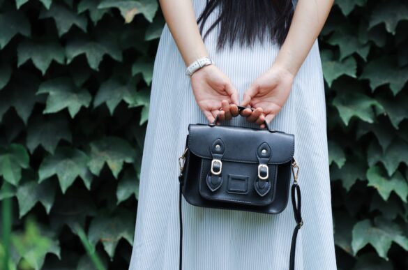 How Do I Choose a Designer Handbag? A Brief Guide