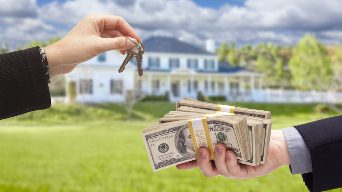 What To Know Before You Sell a House for Cash