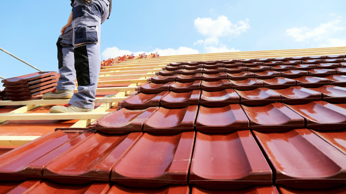Before You Hire a Roofing Company Read This!