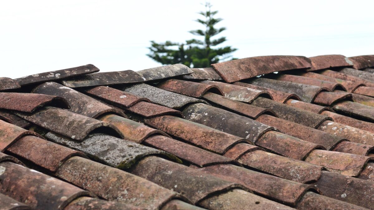 6 Signs It’s Time for a Roof Replacement