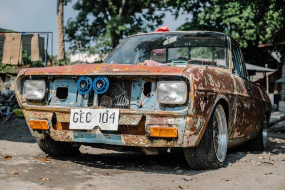 The Pros and Cons of Selling Your Junk Vehicle
