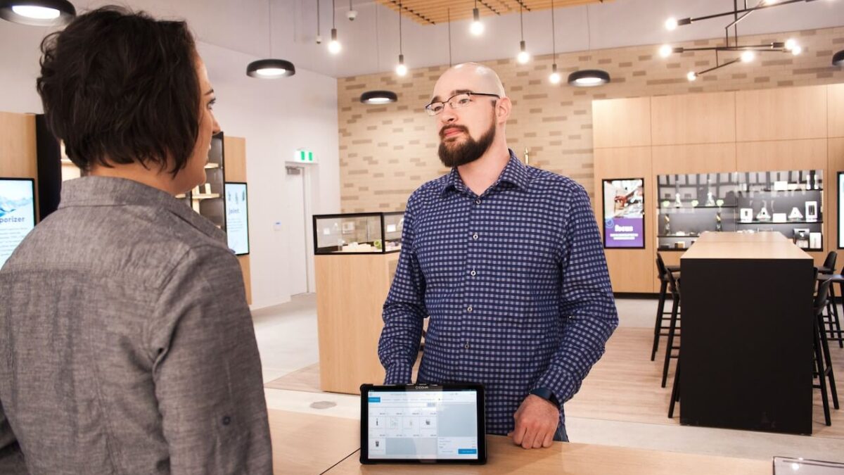 10 Reasons to Visit a Medical Marijuana Dispensary